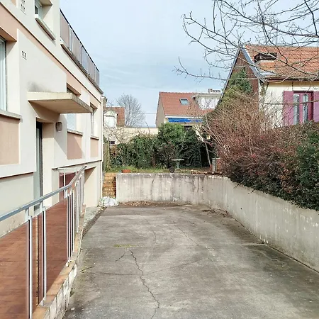 Apartmán Double Chu, Cinema, Jardin & Parking