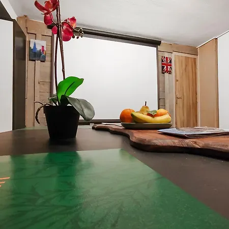 Le Double Ab A Chu, Cine & Exterieur *