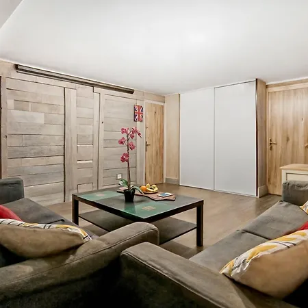 Double Chu, Cinema, Jardin & Parking *