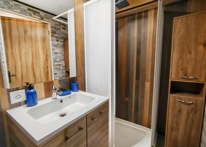 Le Double Ab A Chu, Cine & Exterieur 公寓 第戎